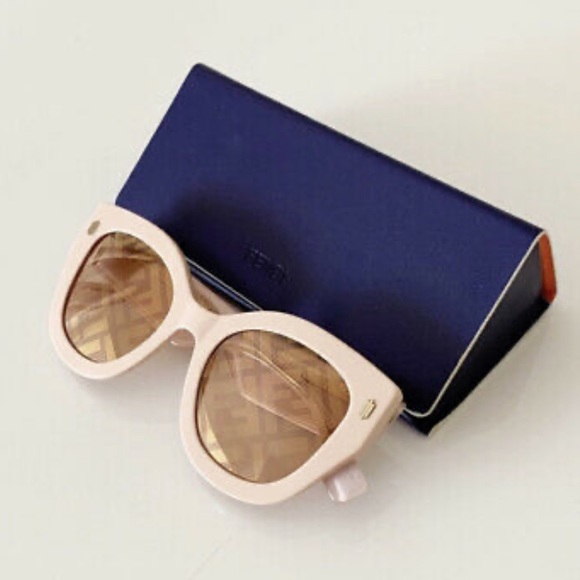Fendi Sunglasses New Authentic Logo Butterfly Sunglasses Blush - Picture 2 of 4